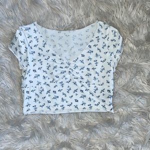 SHEIN blue flowers crop top